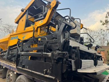 Máy rải Demag DF135C, SX 2006, bàn là 6-9m, Sấy Gas, đầy đủ Senso tự động. Đã Bán