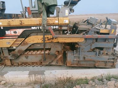 Máy rải nhựa MITSUBISHI  MF61D, bàn là 6m.  Đã bán