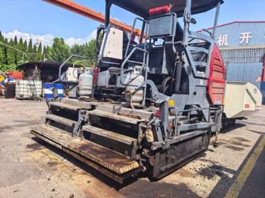 Máy rãi nhựa Dynapac SD2530CS, SX 2015