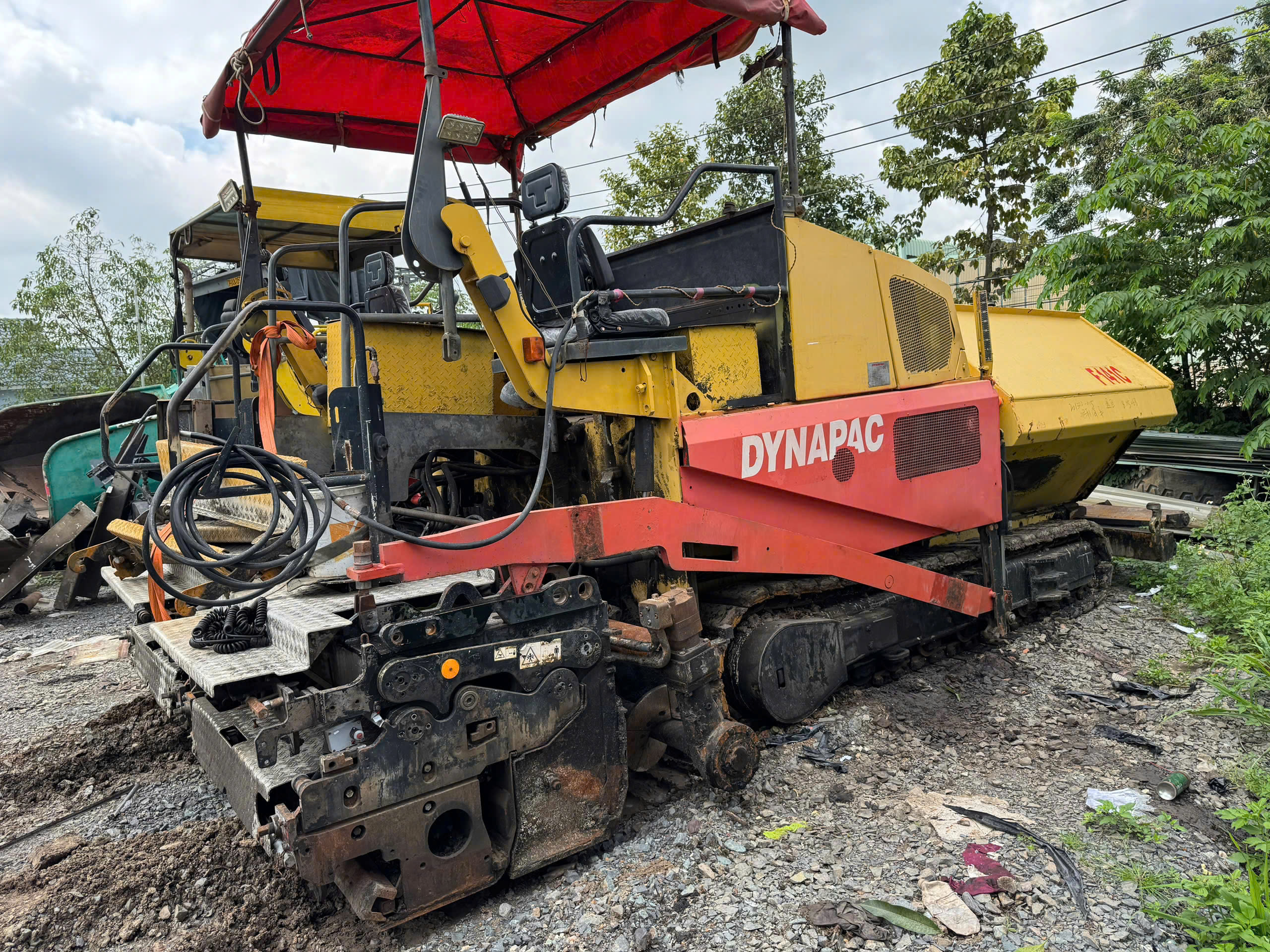 Máy rải Dynapac F141C, Sx 2012, bàn là 6-9m.